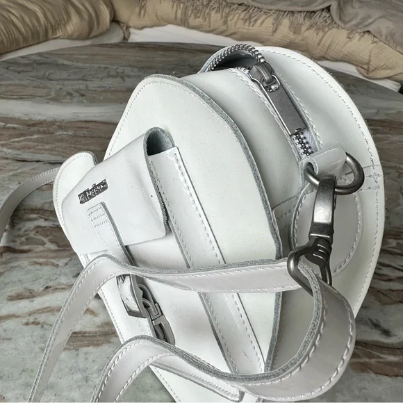 Dr Martens HEART SHAPED
Hardware Kiev Leather Bag - Picture 2 of 6